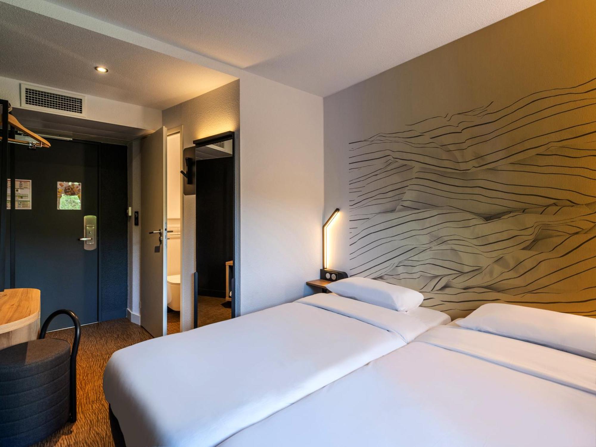 B&B Hotel Cholet Nord Экстерьер фото