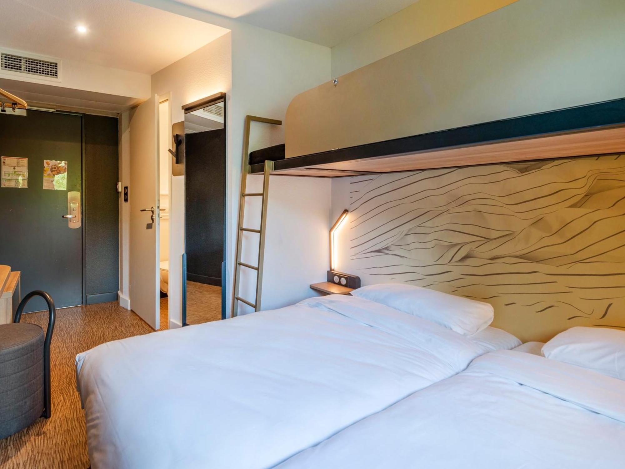 B&B Hotel Cholet Nord Экстерьер фото