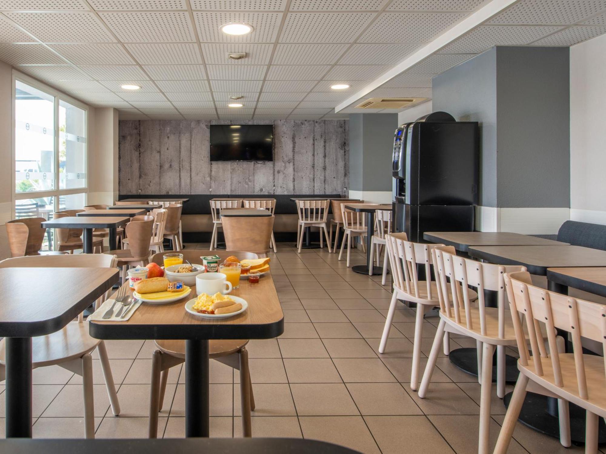 B&B Hotel Cholet Nord Экстерьер фото