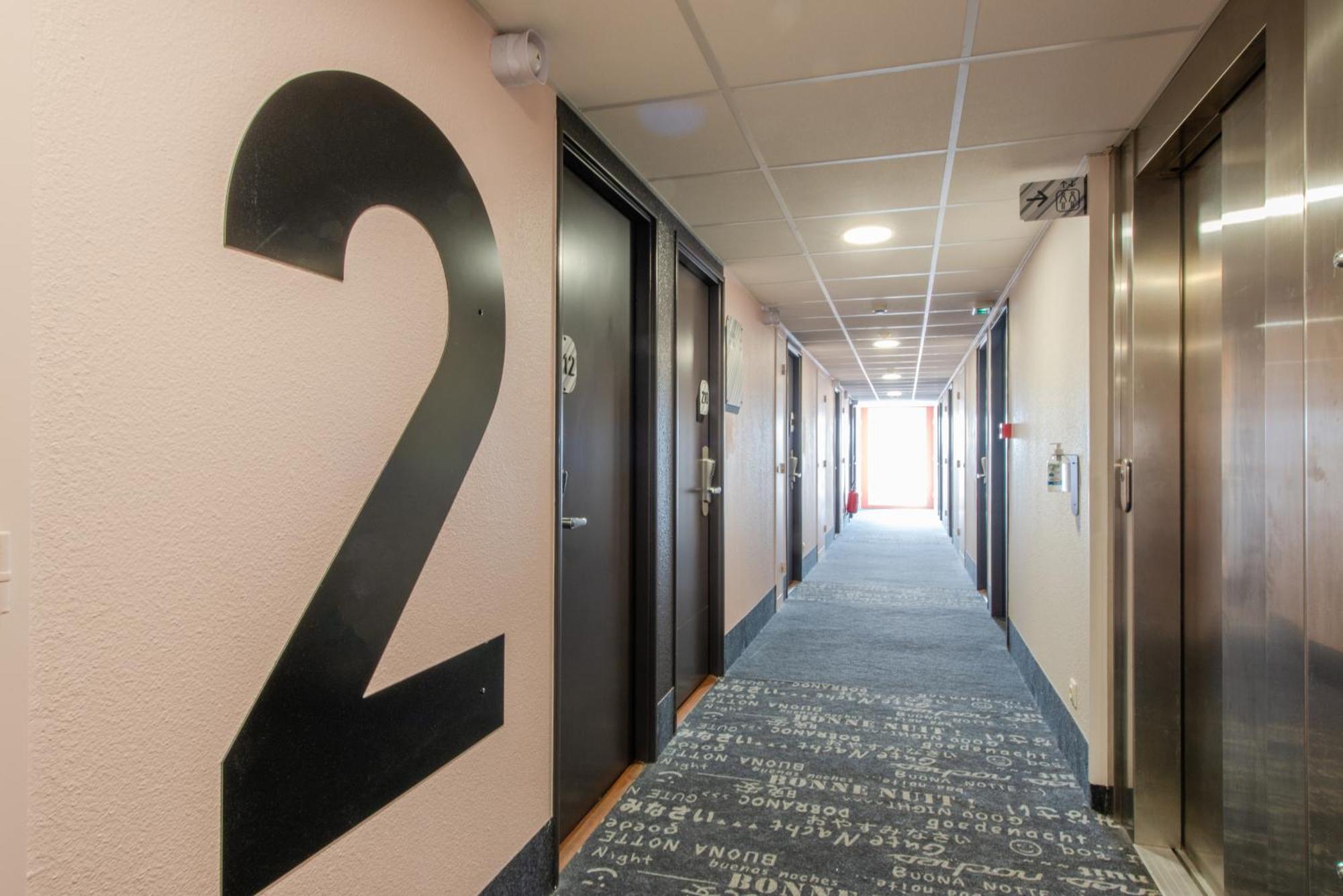 B&B Hotel Cholet Nord Экстерьер фото