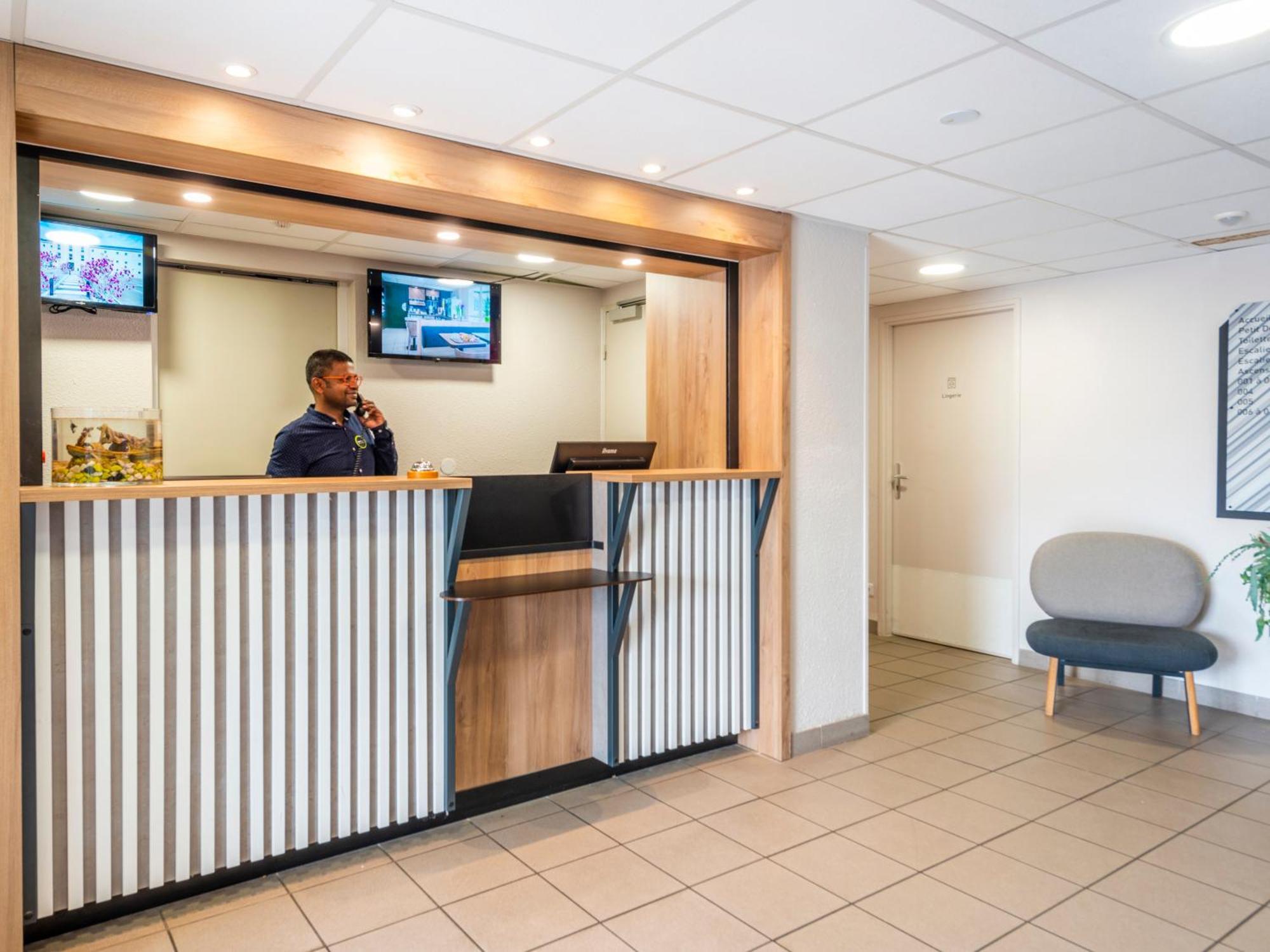 B&B Hotel Cholet Nord Экстерьер фото