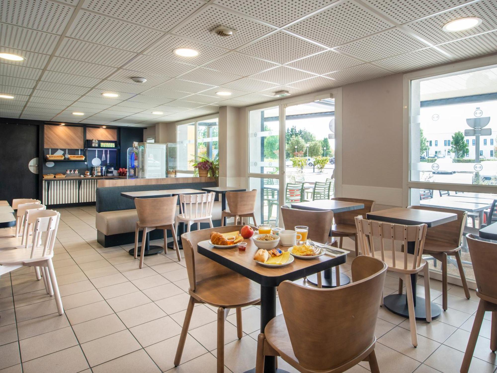 B&B Hotel Cholet Nord Экстерьер фото