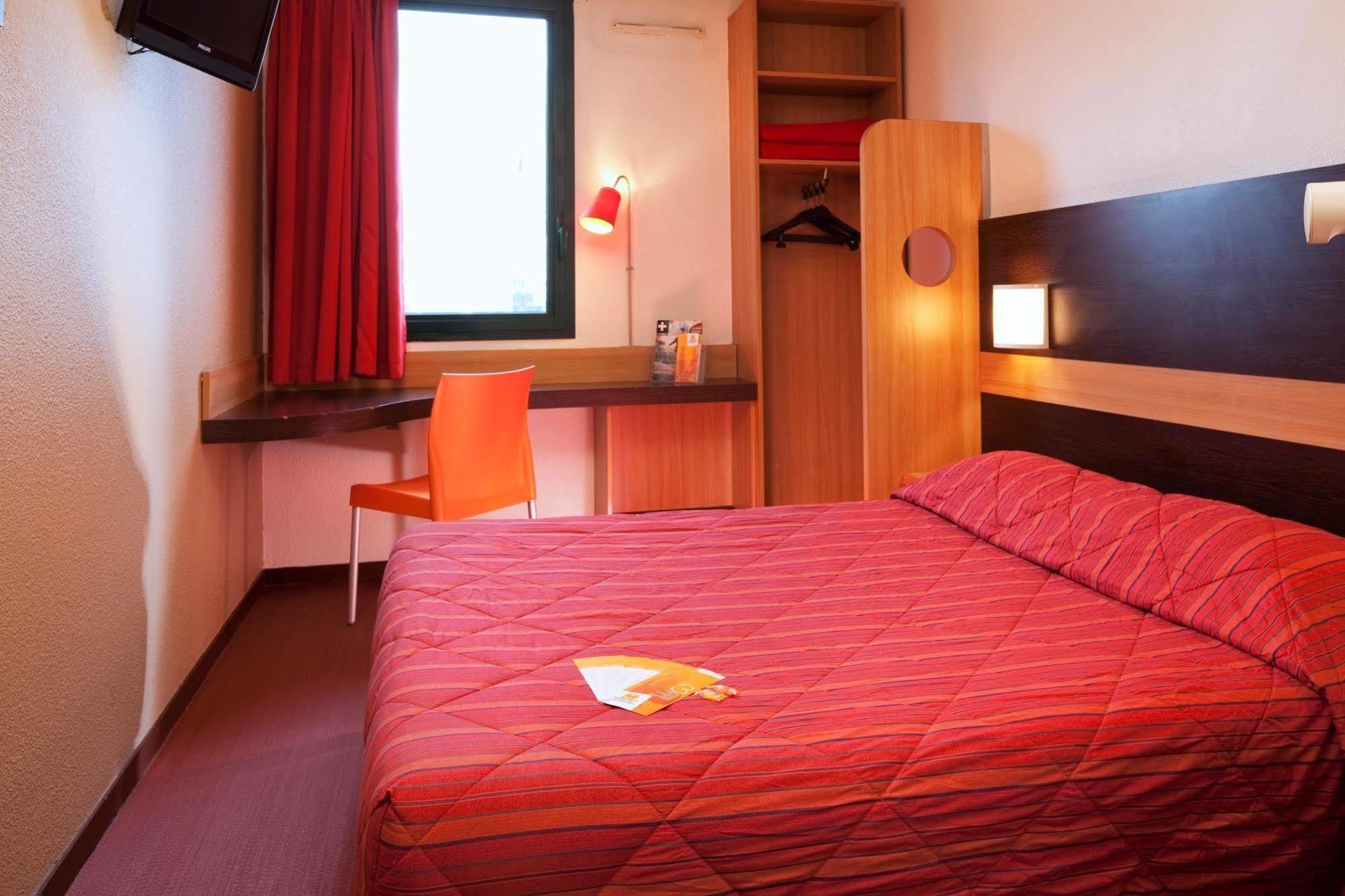 B&B Hotel Cholet Nord Экстерьер фото