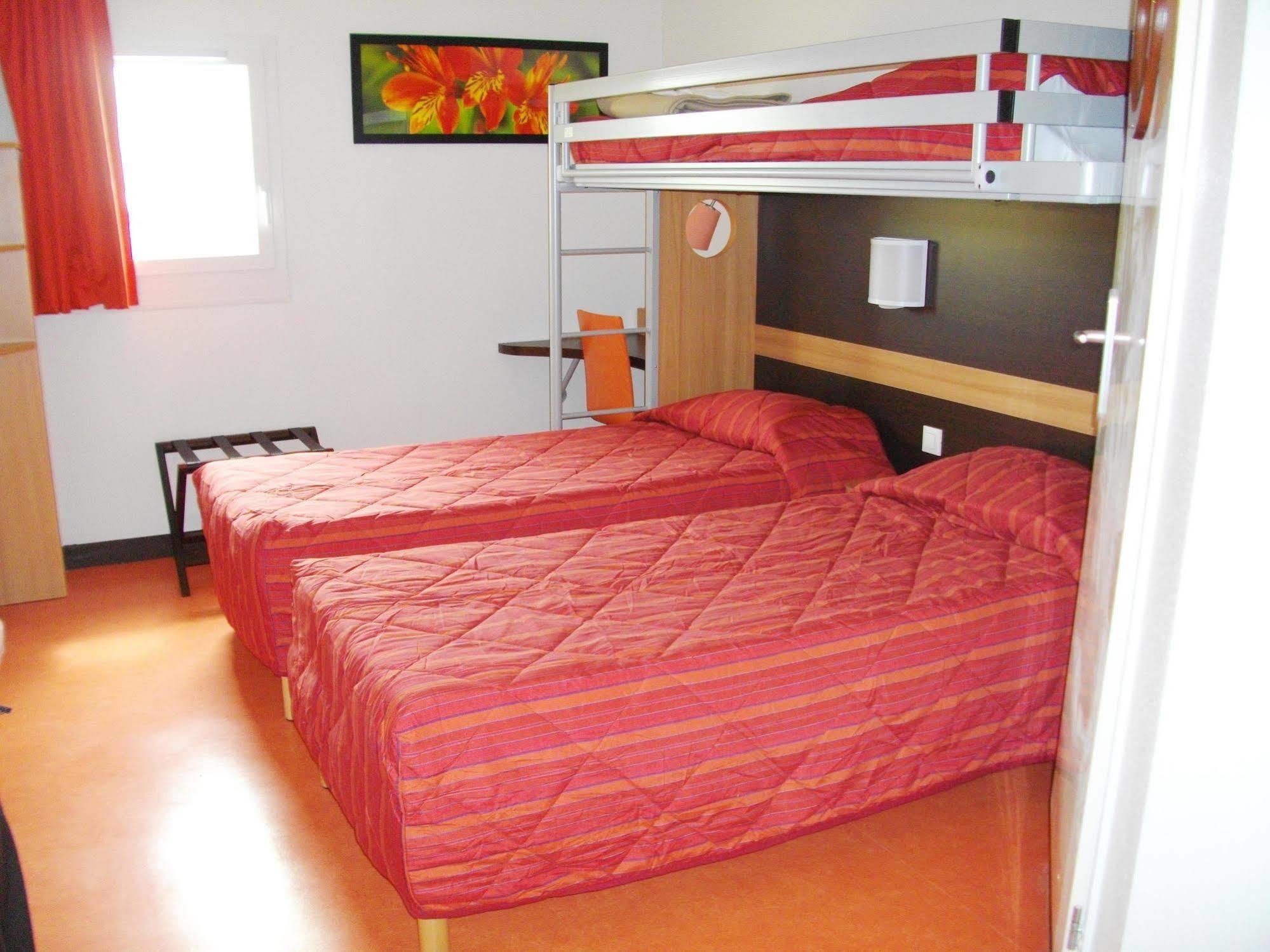 B&B Hotel Cholet Nord Экстерьер фото
